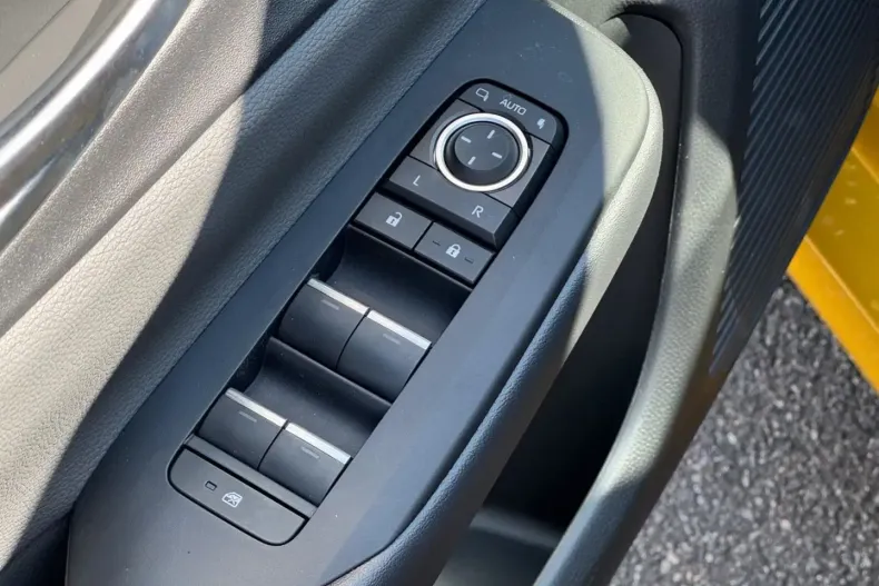 Toyota Prius din 2024 cu 8.500 km - oferta TOY188354 - foto 10