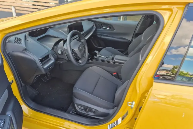 Toyota Prius din 2023 cu 9.250 km - oferta TOY188355 - foto 11