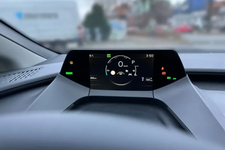 Toyota Prius din 2024 cu 25.000 km - oferta TOY188357 - foto 12