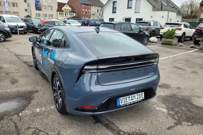 Toyota Prius din 2023 cu 2.000 km - oferta TOY188360 - foto 2