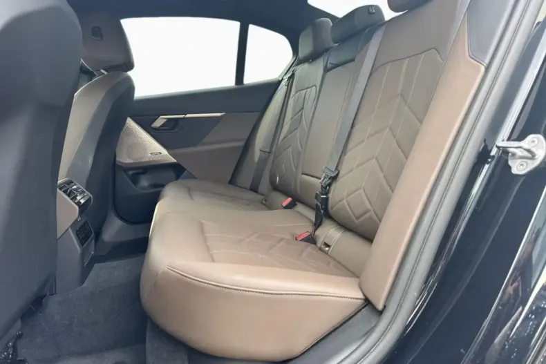 BMW 530 (Seria 5) din 2024 cu 42.514 km - oferta BMW188372 - foto 10