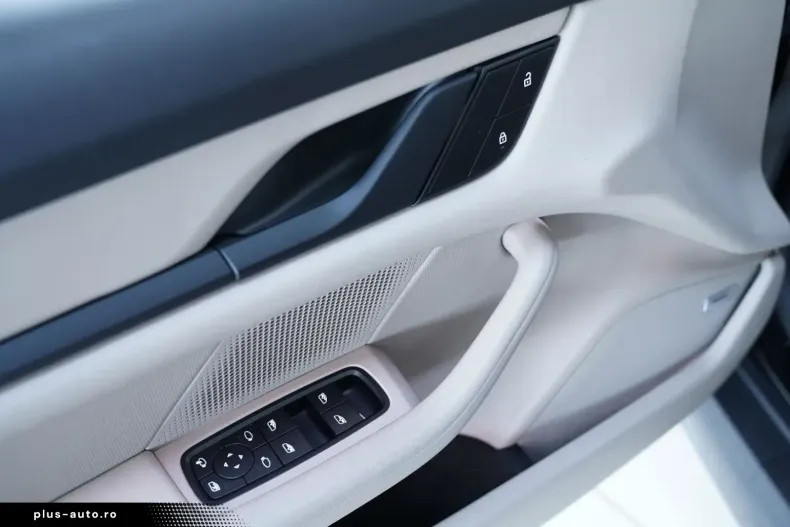 Porsche Taycan din 2021 cu 52.900 km - oferta POR188376 - foto 14