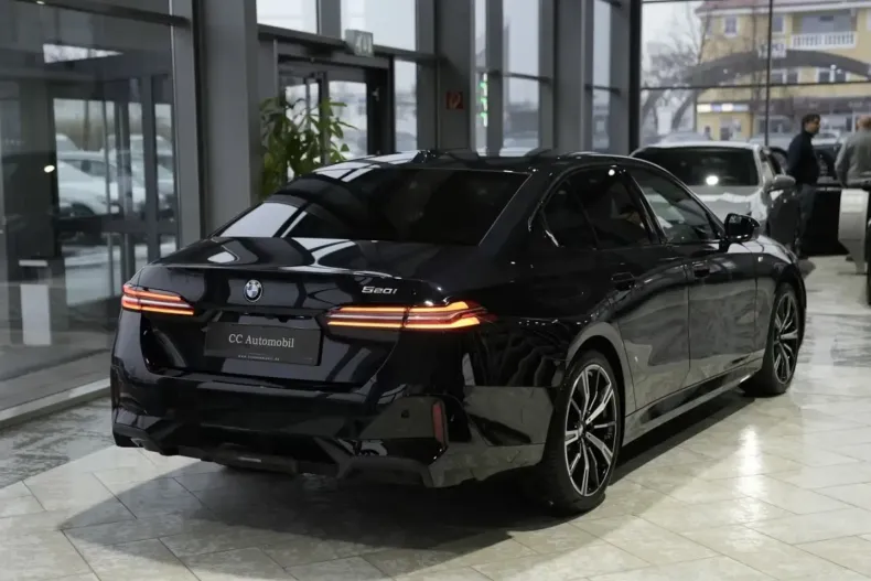 BMW 520 (Seria 5) din 2025 cu 10.000 km - oferta BMW188384 - foto 4