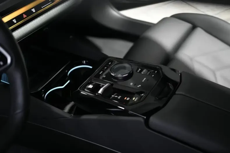 BMW 520 (Seria 5) din 2025 cu 10.000 km - oferta BMW188384 - foto 10