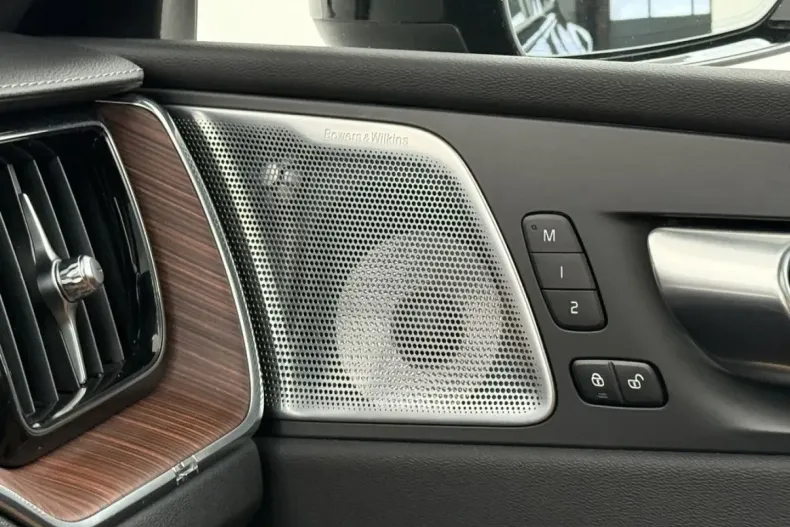 Volvo XC60 din 2025 cu 24.775 km - oferta VOL188386 - foto 38