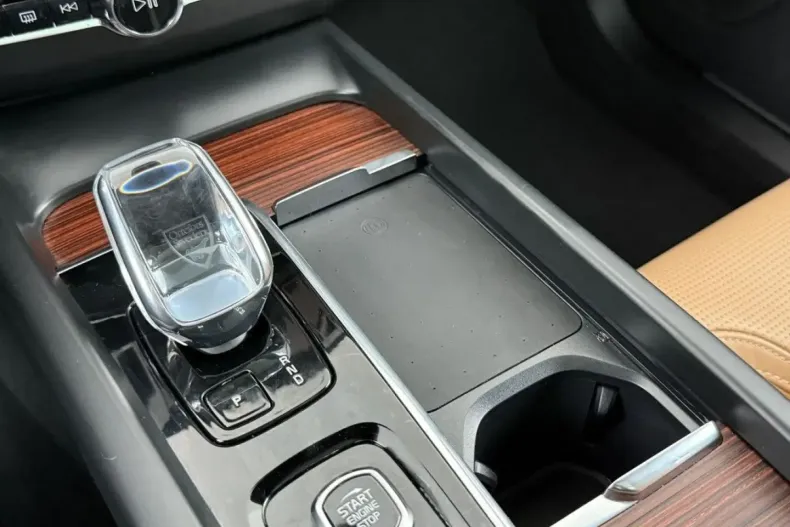 Volvo XC60 din 2025 cu 24.775 km - oferta VOL188386 - foto 42