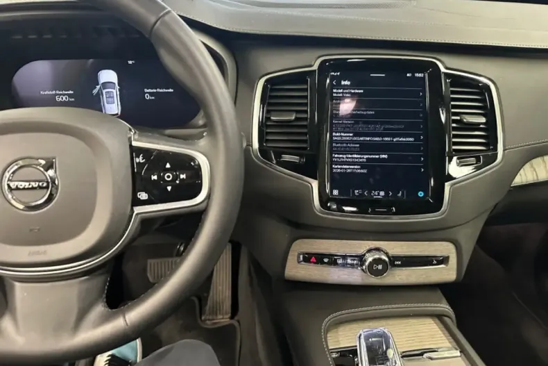 Volvo XC90 din 2024 cu 37.009 km - oferta VOL188388 - foto 10