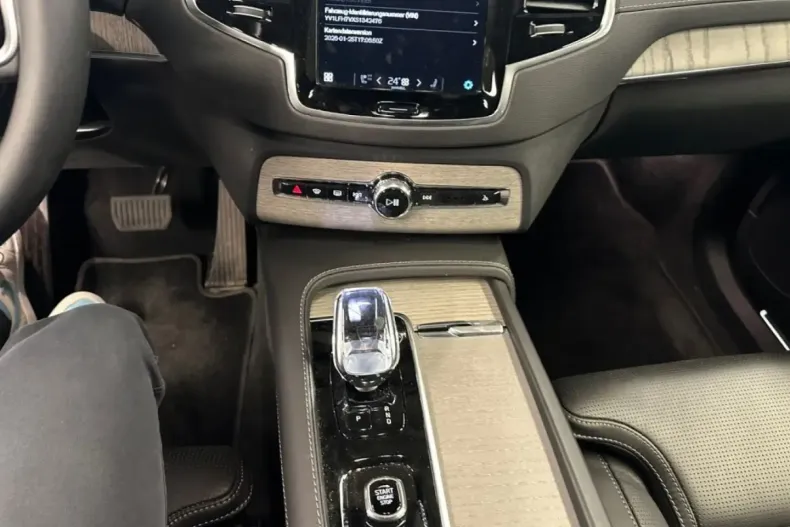 Volvo XC90 din 2024 cu 37.009 km - oferta VOL188388 - foto 14