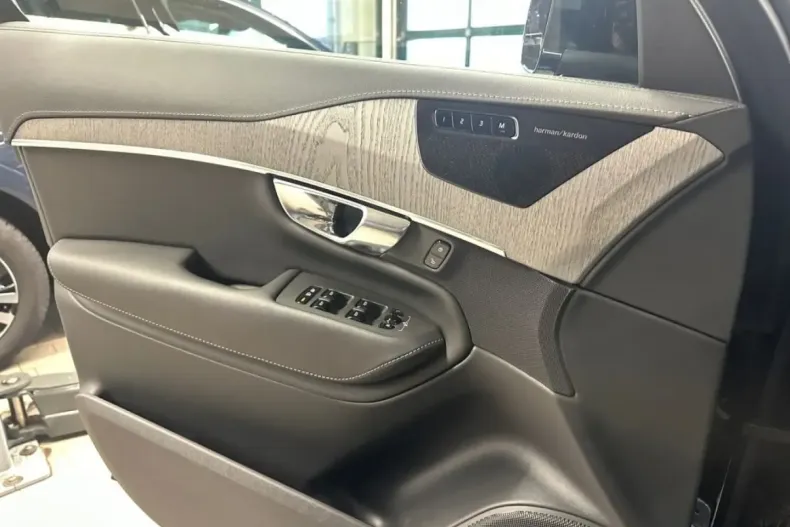 Volvo XC90 din 2024 cu 37.009 km - oferta VOL188388 - foto 15