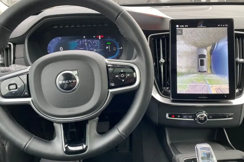 Volvo XC90 din 2025 cu 20.615 km - oferta VOL188393 - foto 4