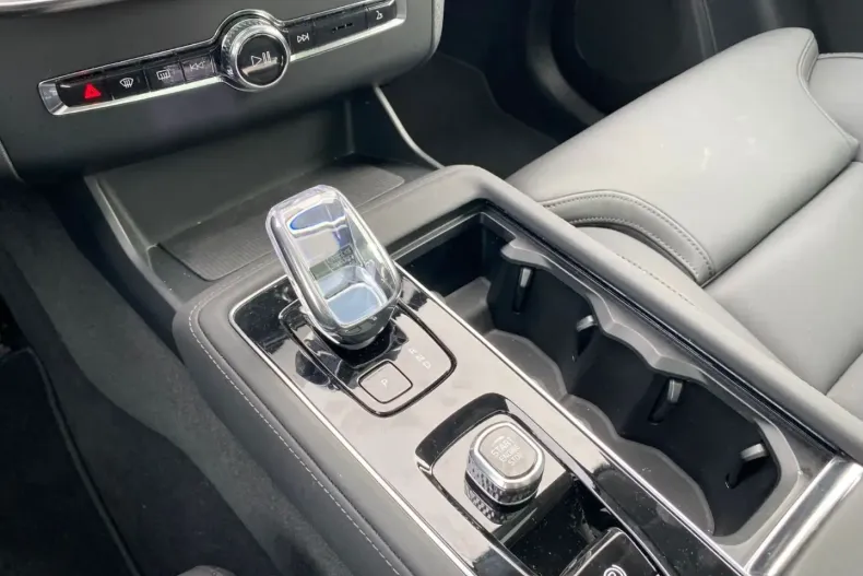 Volvo XC90 din 2025 cu 20.615 km - oferta VOL188393 - foto 7