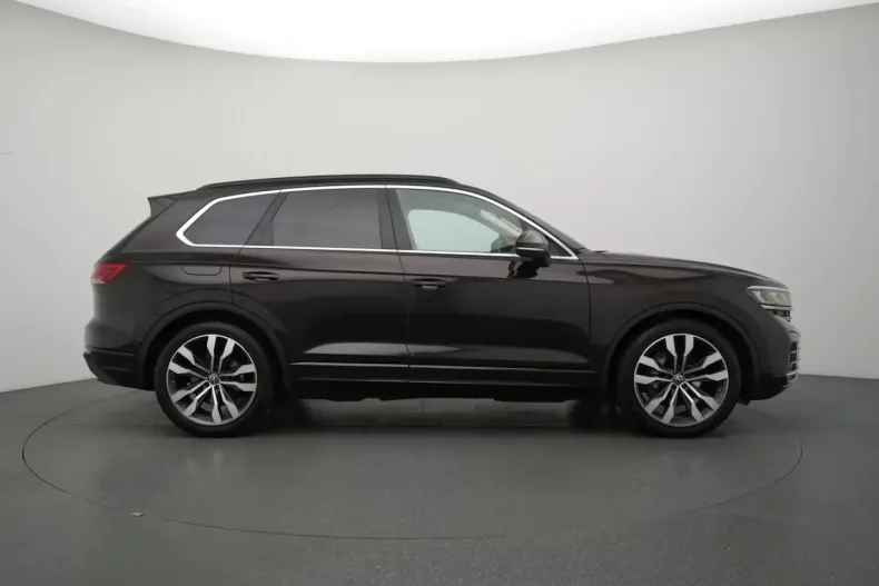Volkswagen Touareg din 2025 cu 18.000 km - oferta VOL188394 - foto 3