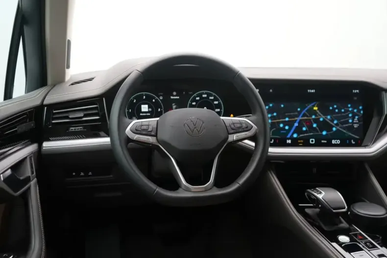 Volkswagen Touareg din 2025 cu 18.000 km - oferta VOL188394 - foto 6