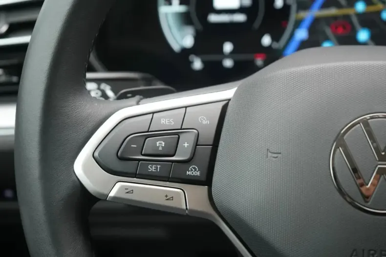 Volkswagen Touareg din 2025 cu 18.000 km - oferta VOL188394 - foto 7