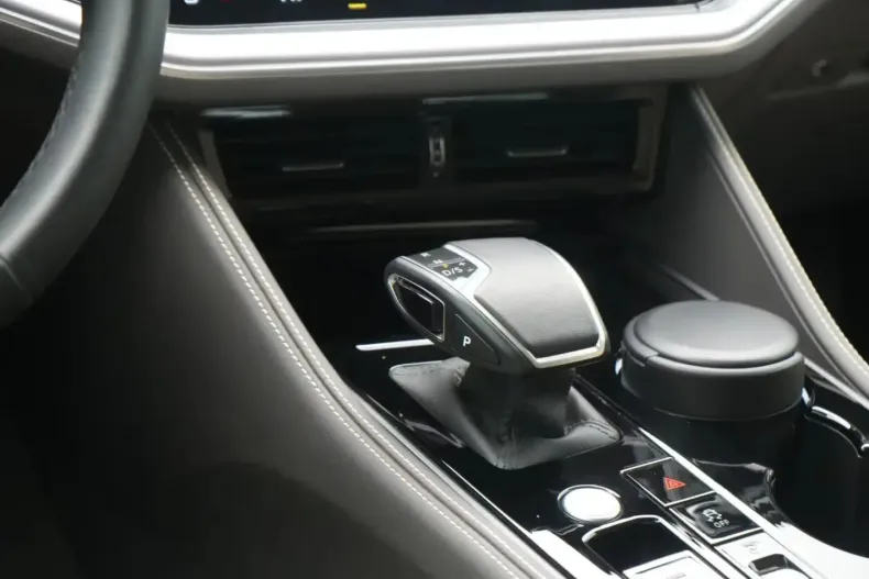 Volkswagen Touareg din 2025 cu 18.000 km - oferta VOL188394 - foto 12