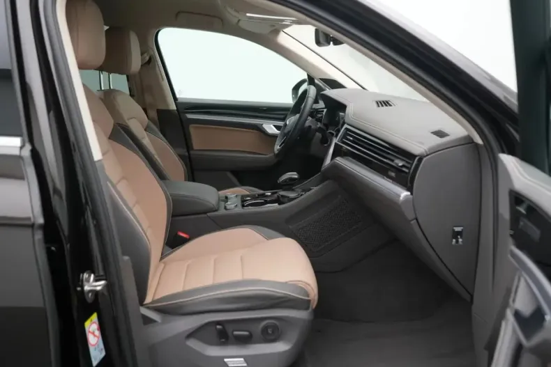 Volkswagen Touareg din 2025 cu 18.000 km - oferta VOL188394 - foto 13