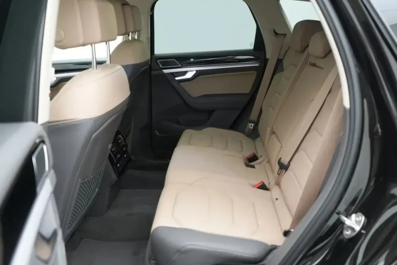 Volkswagen Touareg din 2025 cu 18.000 km - oferta VOL188394 - foto 14