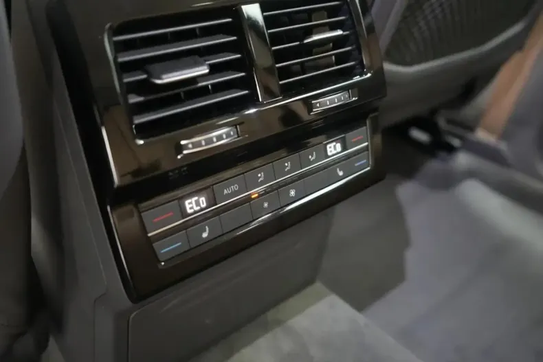 Volkswagen Touareg din 2025 cu 18.000 km - oferta VOL188394 - foto 15