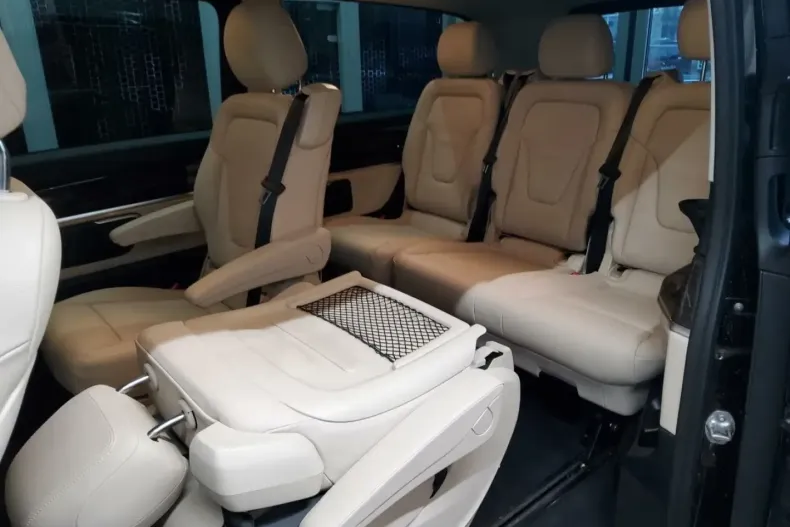 Mercedes-Benz V 300 (Clasa V) din 2023 cu 37.569 km - oferta MER188401 - foto 17