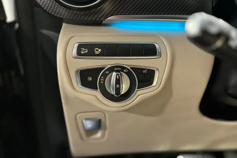 Mercedes-Benz V 300 (Clasa V) din 2023 cu 64.067 km - oferta MER188403 - foto 6