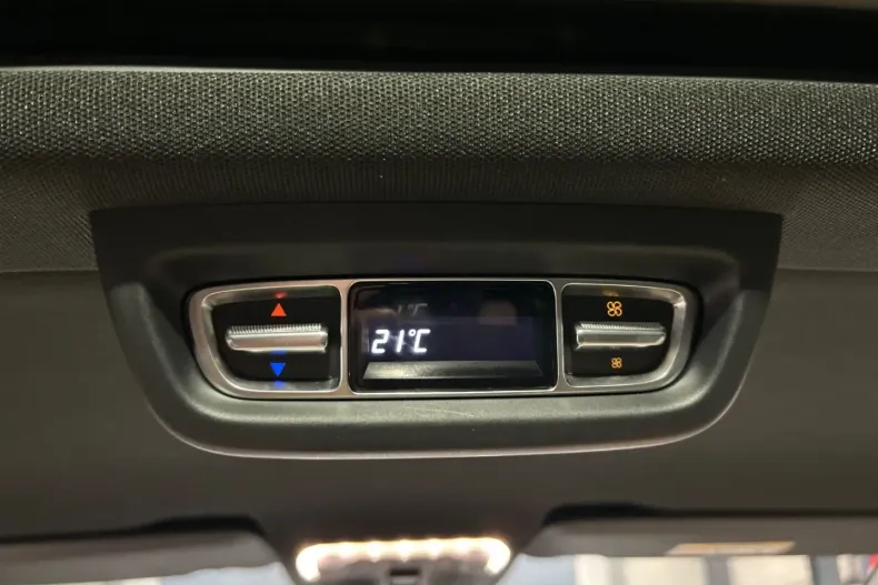 Mercedes-Benz V 300 (Clasa V) din 2023 cu 64.067 km - oferta MER188403 - foto 18