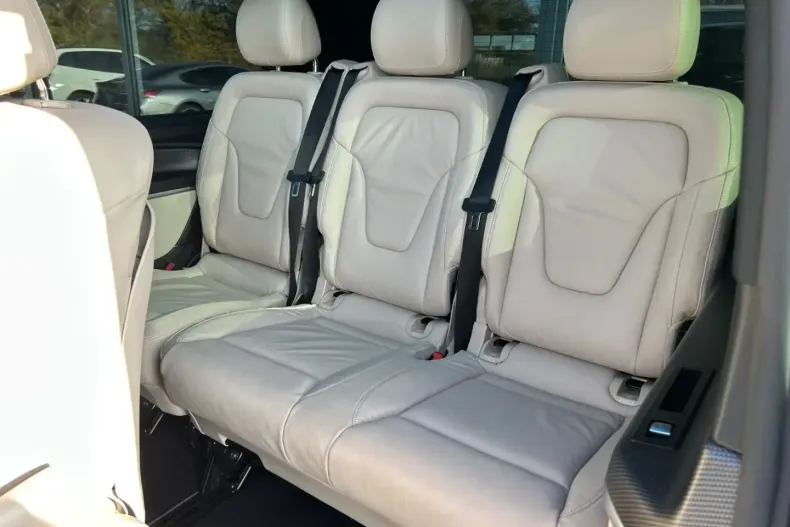 Mercedes-Benz V 300 (Clasa V) din 2023 cu 49.389 km - oferta MER188404 - foto 22