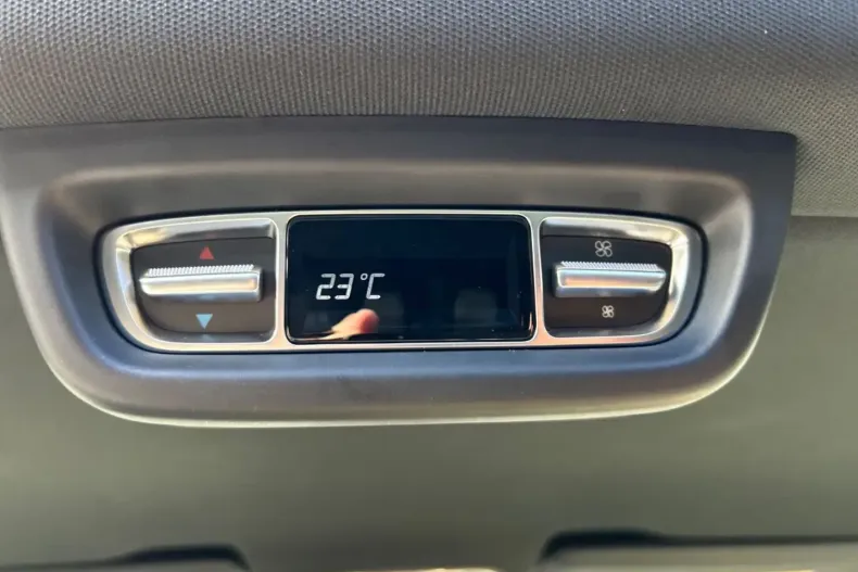 Mercedes-Benz V 300 (Clasa V) din 2023 cu 49.389 km - oferta MER188404 - foto 23