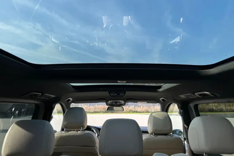 Mercedes-Benz V 300 (Clasa V) din 2023 cu 49.389 km - oferta MER188404 - foto 26