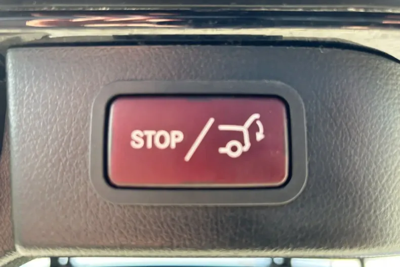 Mercedes-Benz V 300 (Clasa V) din 2023 cu 49.389 km - oferta MER188404 - foto 29