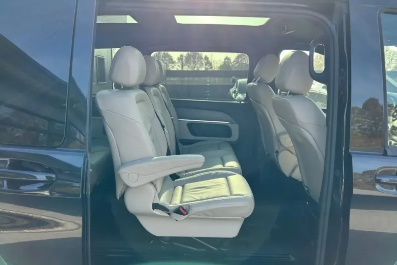 Mercedes-Benz V 300 (Clasa V) din 2023 cu 49.389 km - oferta MER188404 - foto 30