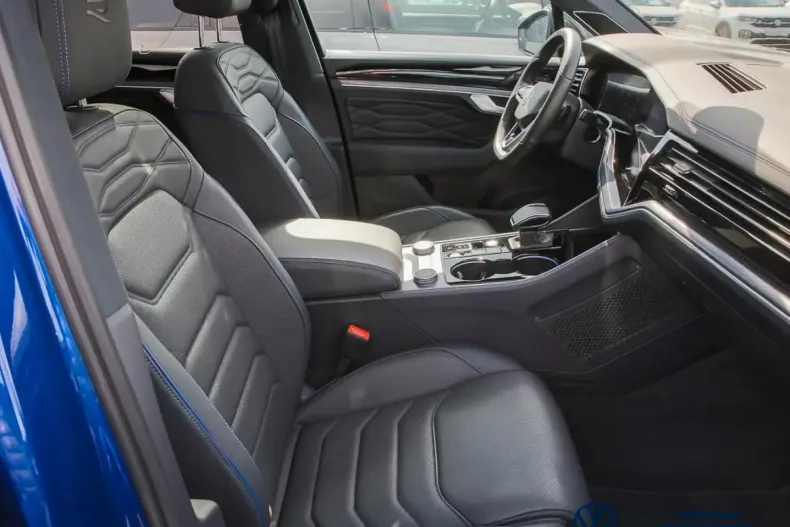 Volkswagen Touareg din 2023 cu 17.500 km - oferta VOL188424 - foto 4