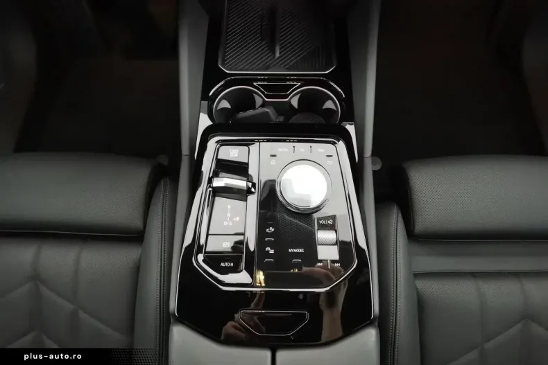 BMW 520 (Seria 5) din 2025 cu 24.391 km - oferta BMW188432 - foto 8