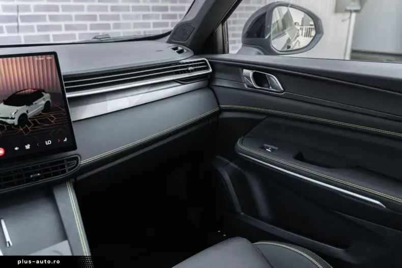 Lynk & Co 01 din 2025 cu 15.354 km - oferta LYN188433 - foto 10