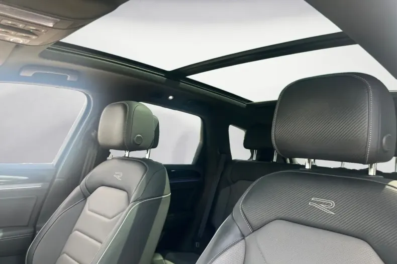 Volkswagen Touareg din 2024 cu 32.173 km - oferta VOL188437 - foto 8