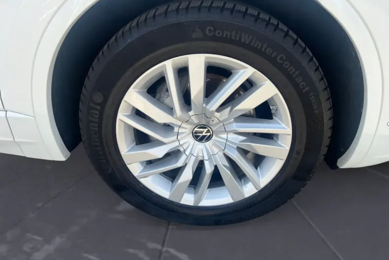 Volkswagen Touareg din 2024 cu 32.173 km - oferta VOL188437 - foto 11