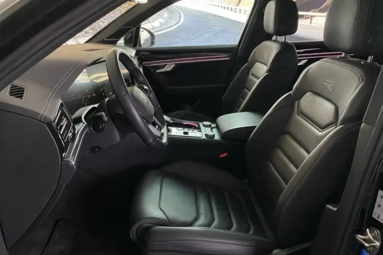 Volkswagen Touareg din 2024 cu 89.799 km - oferta VOL188442 - foto 6