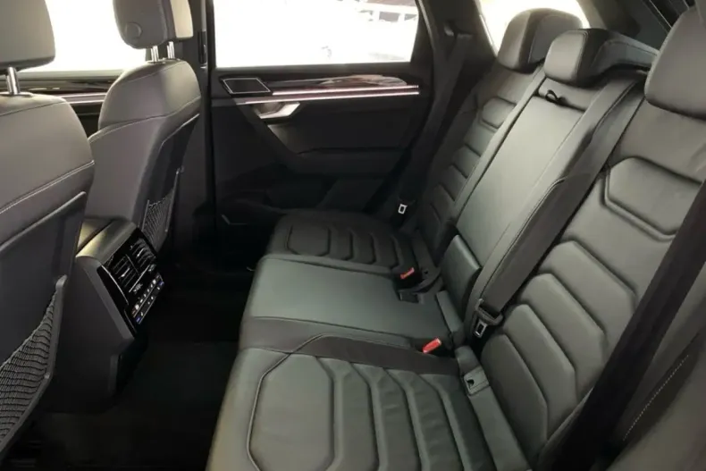 Volkswagen Touareg din 2024 cu 89.799 km - oferta VOL188442 - foto 8