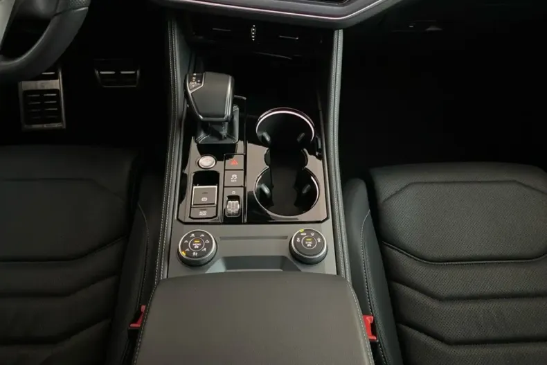 Volkswagen Touareg din 2024 cu 89.799 km - oferta VOL188442 - foto 13