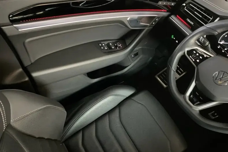 Volkswagen Touareg din 2024 cu 89.799 km - oferta VOL188442 - foto 14