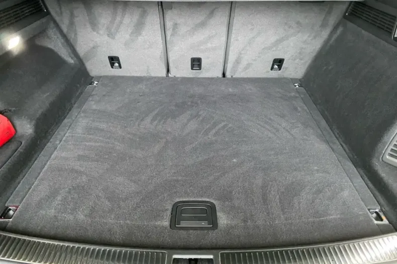 Volkswagen Touareg din 2024 cu 89.799 km - oferta VOL188442 - foto 15