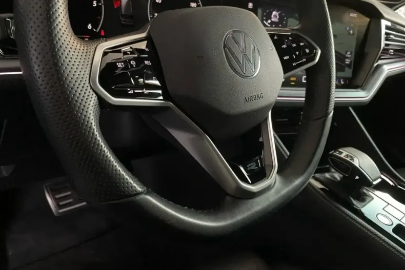 Volkswagen Touareg din 2024 cu 89.799 km - oferta VOL188442 - foto 16