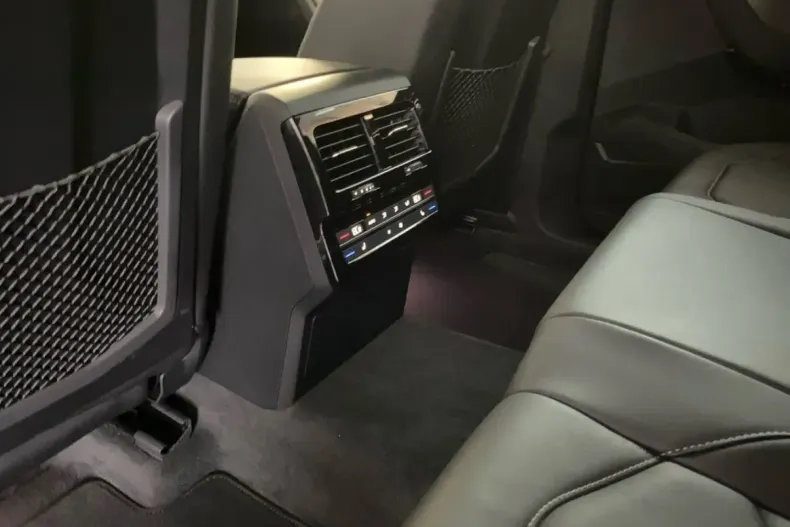 Volkswagen Touareg din 2024 cu 89.799 km - oferta VOL188442 - foto 18