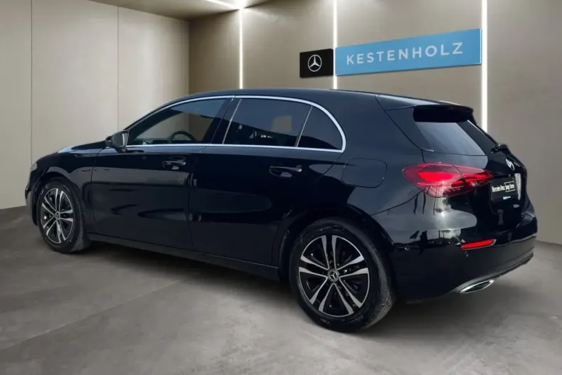 Mercedes-Benz A 180 (Clasa A) din 2024 cu 13.962 km - oferta MER188446 - foto 4