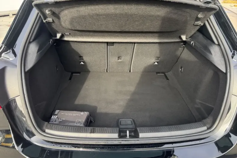 Mercedes-Benz A 180 (Clasa A) din 2024 cu 13.962 km - oferta MER188446 - foto 12