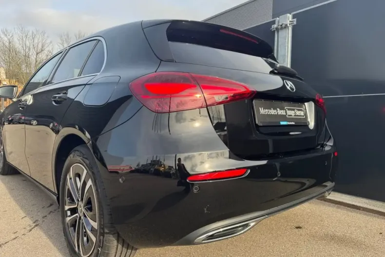Mercedes-Benz A 180 (Clasa A) din 2024 cu 13.962 km - oferta MER188446 - foto 13