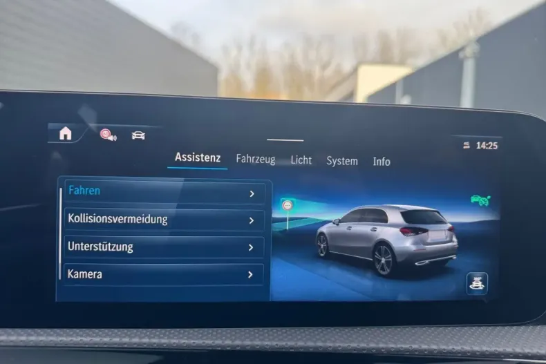 Mercedes-Benz A 180 (Clasa A) din 2024 cu 13.962 km - oferta MER188446 - foto 16