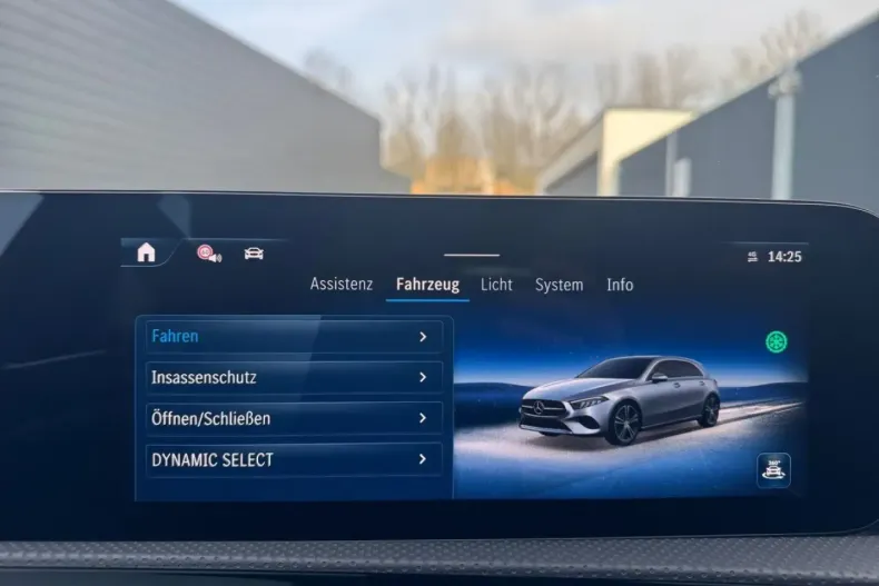 Mercedes-Benz A 180 (Clasa A) din 2024 cu 13.962 km - oferta MER188446 - foto 17