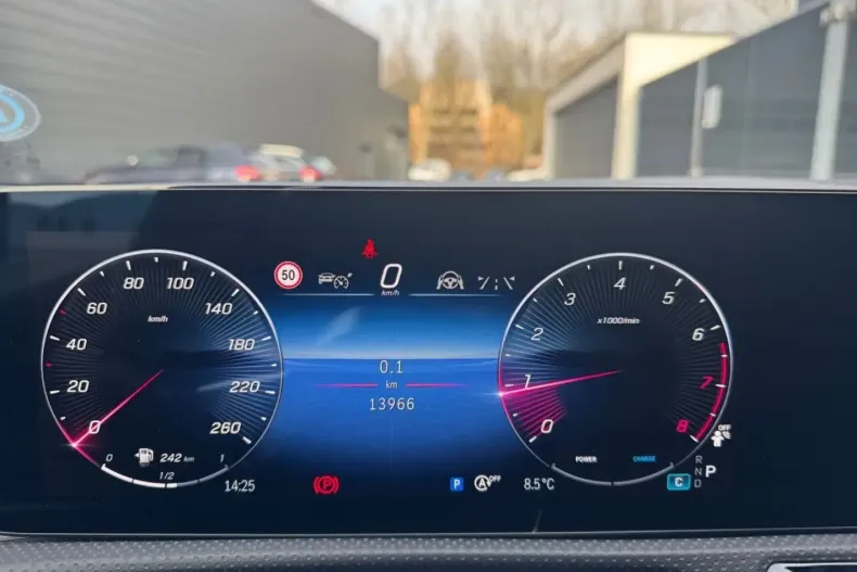 Mercedes-Benz A 180 (Clasa A) din 2024 cu 13.962 km - oferta MER188446 - foto 18