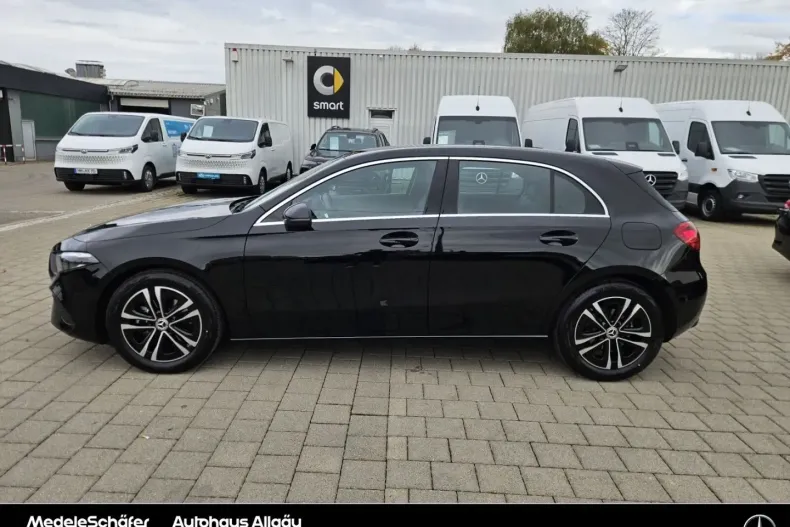 Mercedes-Benz A 180 (Clasa A) din 2024 cu 26.118 km - oferta MER188448 - foto 2