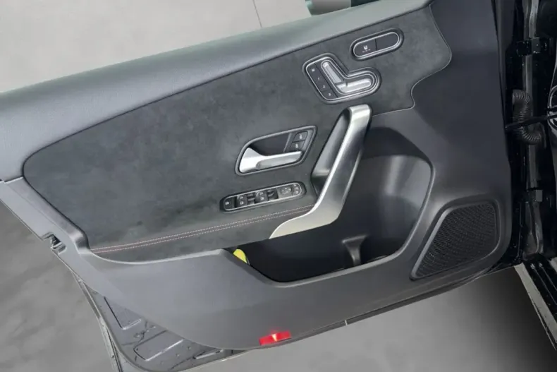 Mercedes-Benz A 45 AMG (Clasa A) din 2022 cu 31.646 km - oferta MER188449 - foto 14